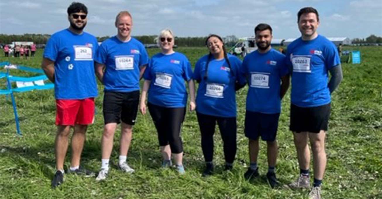 Leicester Metro Bank colleagues raise nearly a grand for charity