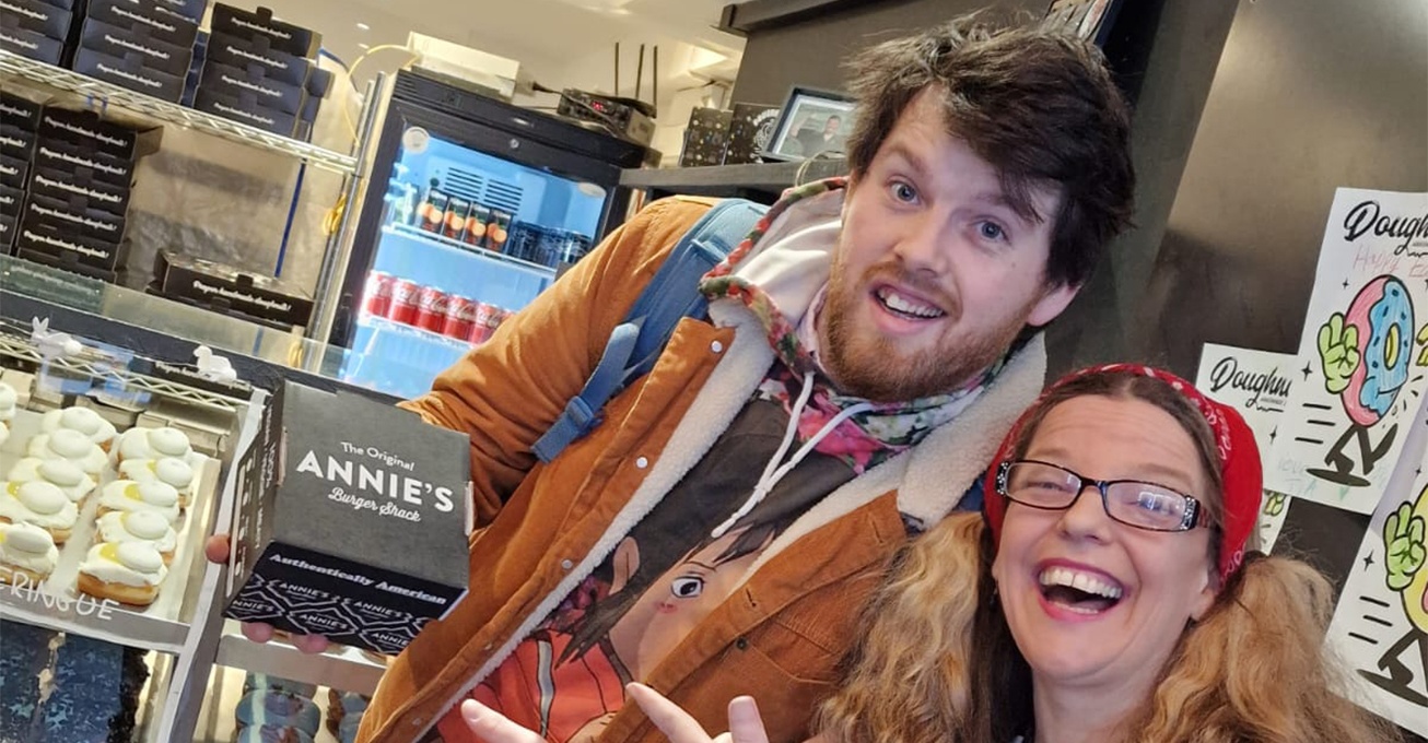 “Fabulous” burger doughnuts prove a sell-out success as Annie’s and Doughnotts hold an unlikely collaboration