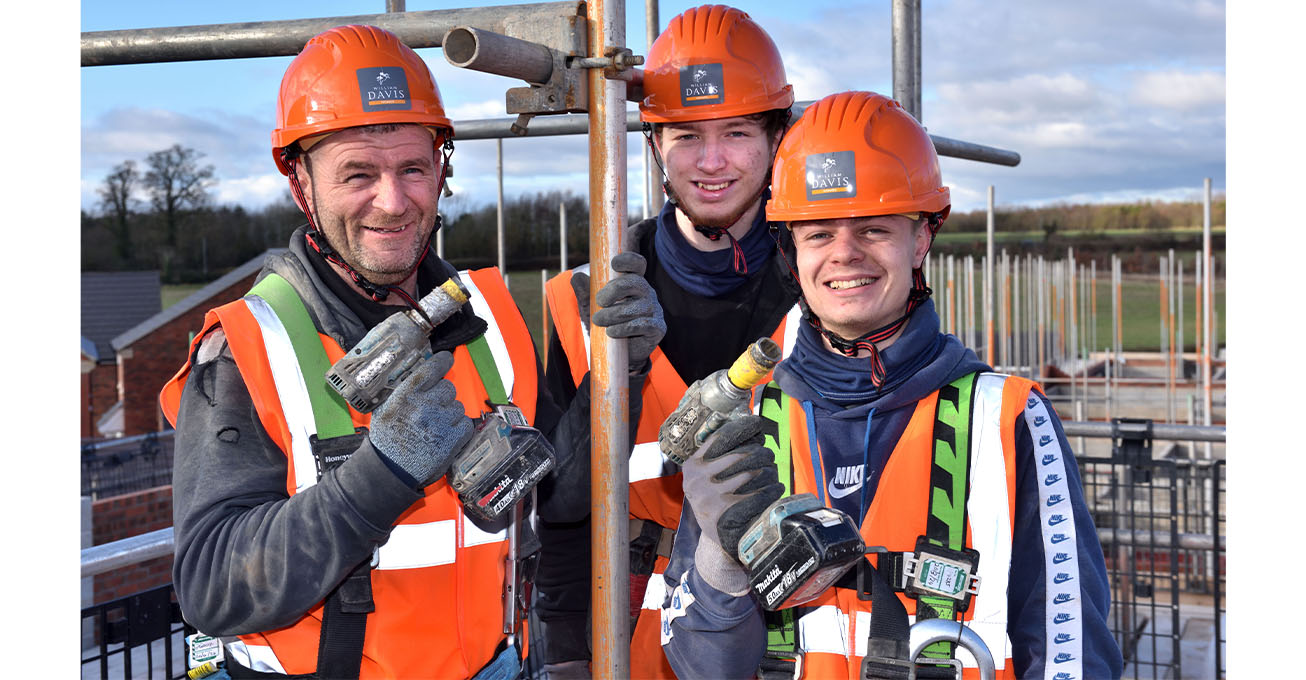 Scaffolders reach new heights thanks to award-winning apprenticeship scheme