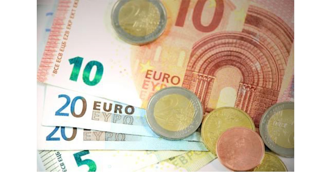 Tips to saving 10,000 Euros this year