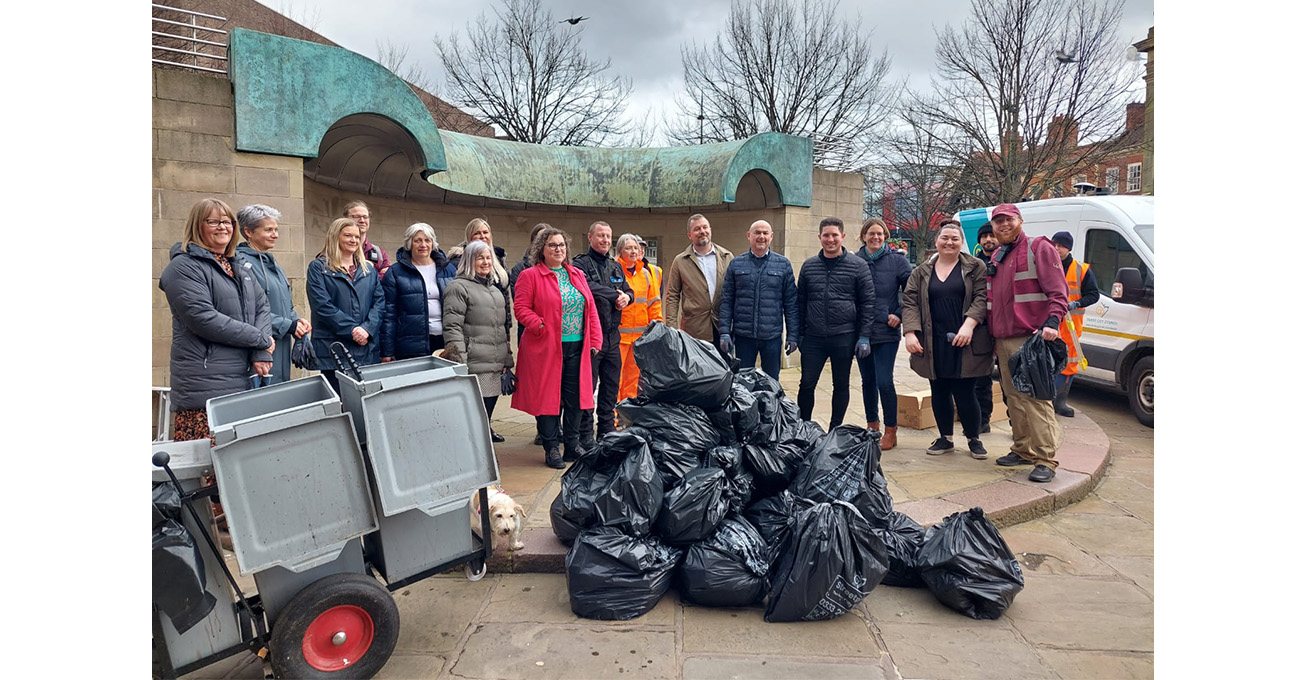 Derby supports the Great British Spring Clean – thanks to Cathedral Quarter and St Peters Quarter BIDs