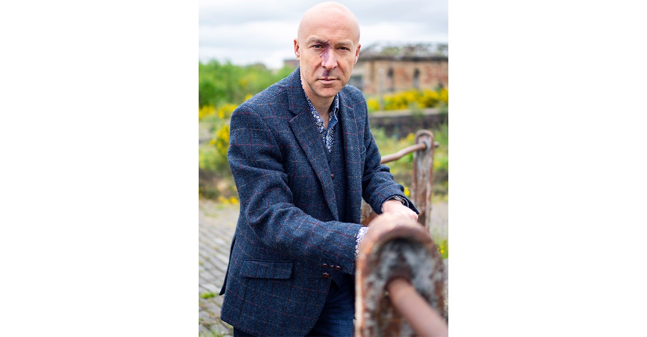 Chris Brookmyre celebrates launch of new crime thriller at Bookface Sip & Swap