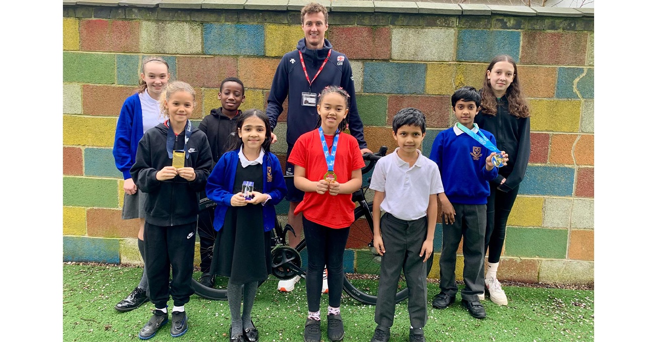 Triathlete Hugo Milner talks all things running, cycling and swimming at Derbyshire school